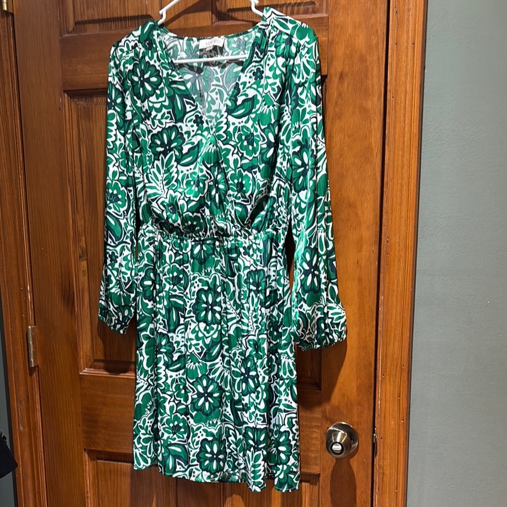 LOFT Green Sheath Dress with Bishop Sleeves❤️